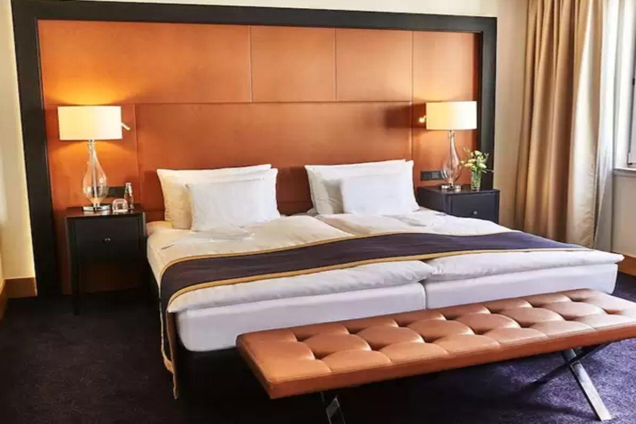 巴特洪堡史蒂根伯格酒店 外观 照片 A bedroom at the hotel