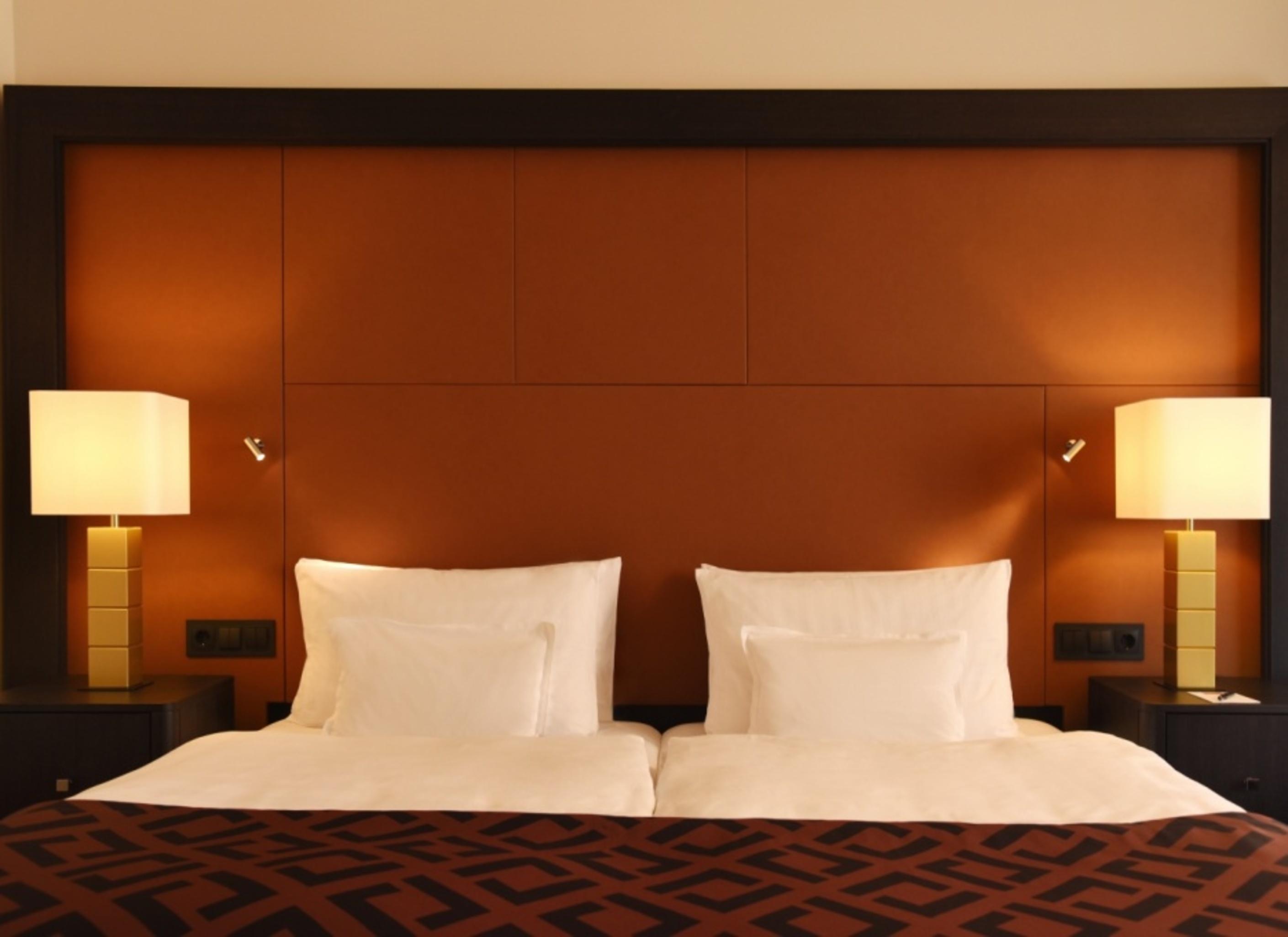 巴特洪堡史蒂根伯格酒店 外观 照片 A bed with two pillows