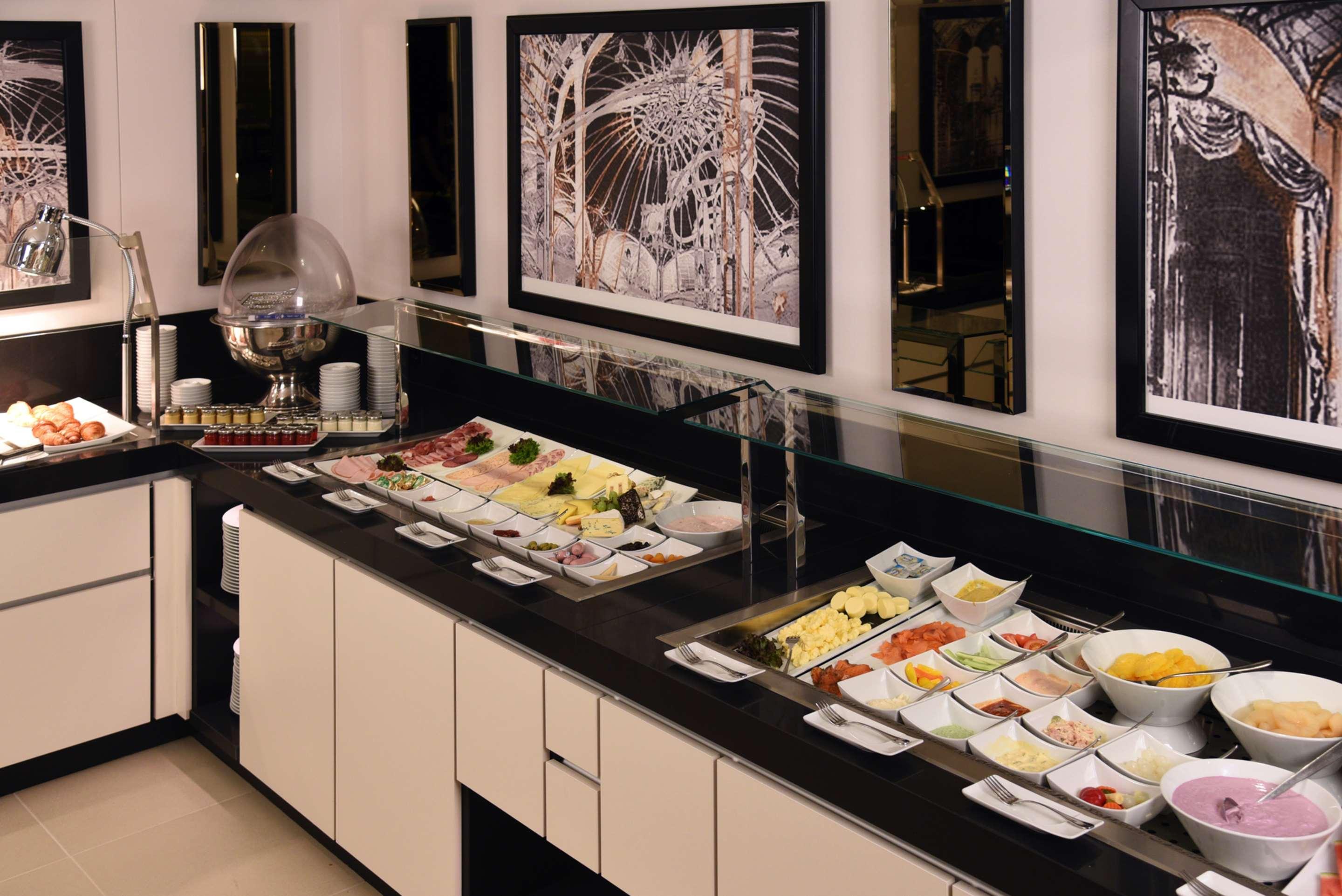 巴特洪堡史蒂根伯格酒店 外观 照片 A buffet at a hotel