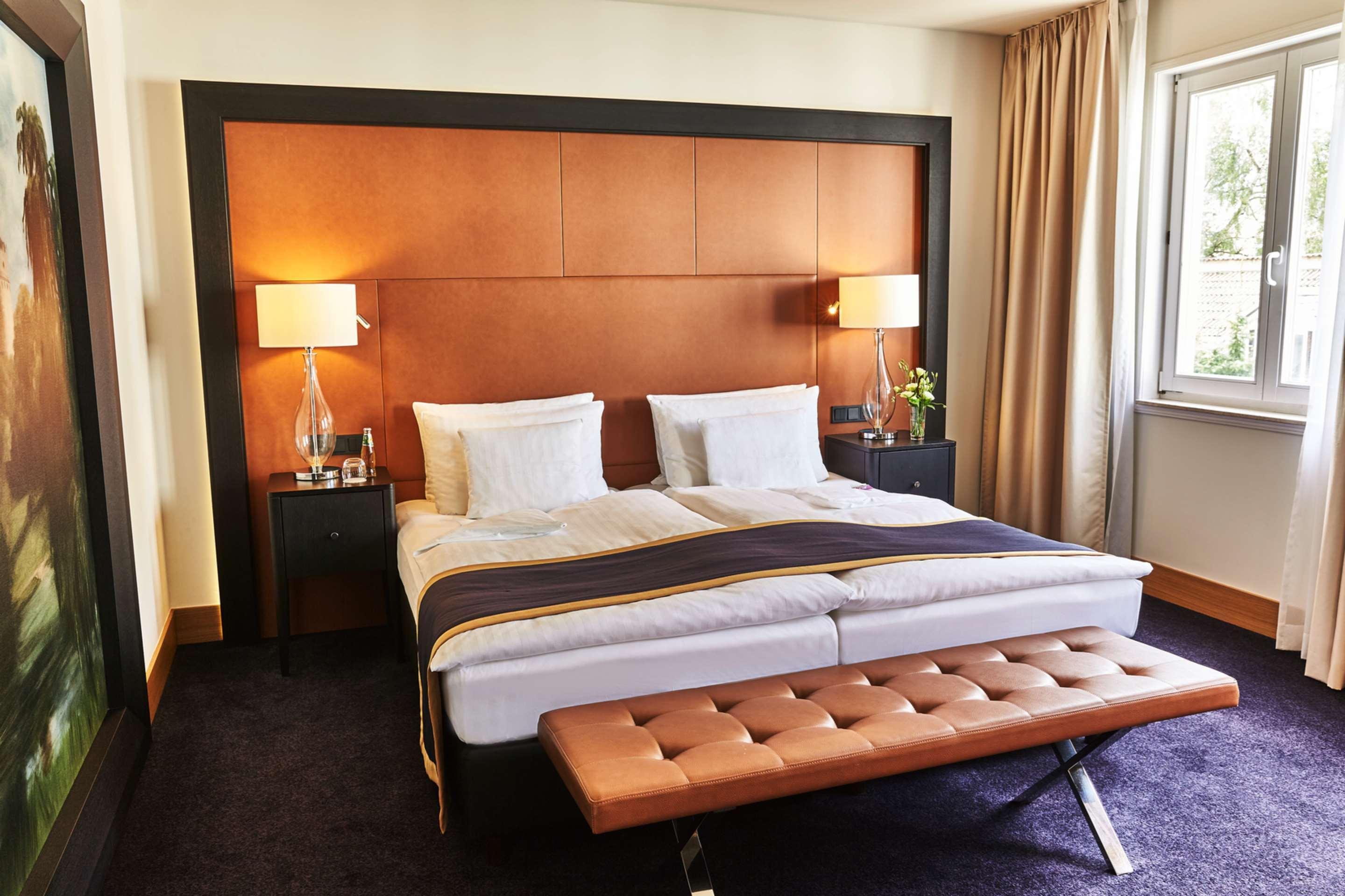 巴特洪堡史蒂根伯格酒店 外观 照片 A typical hotel room
