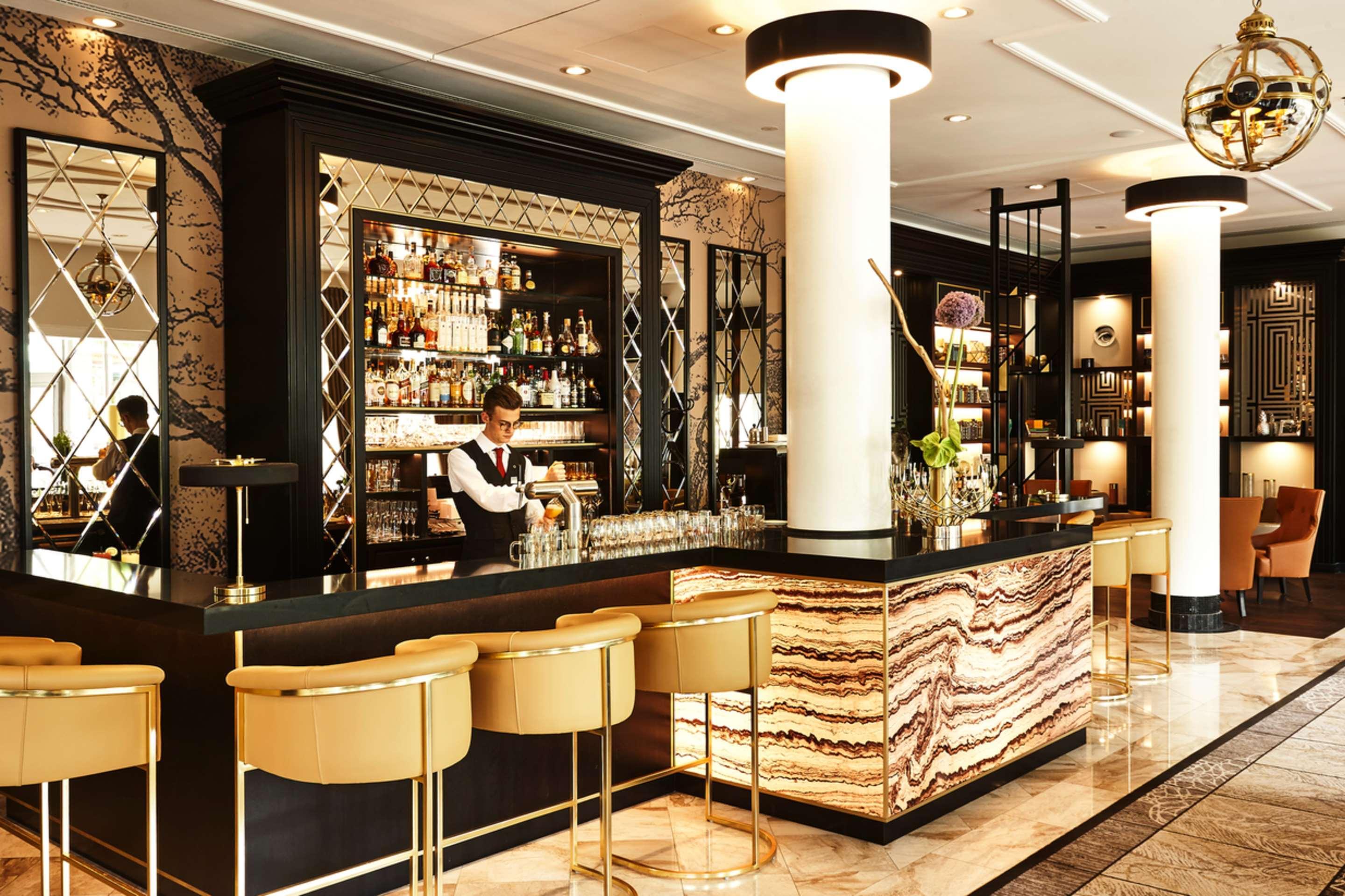 巴特洪堡史蒂根伯格酒店 外观 照片 The bar at the St. Regis