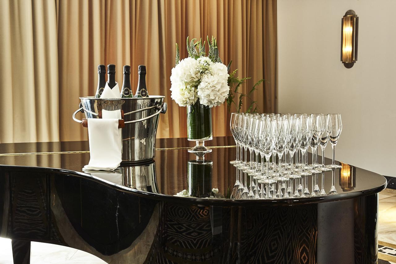巴特洪堡史蒂根伯格酒店 外观 照片 Champagne and wine glasses